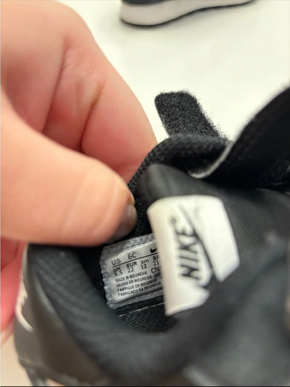 Nike MD Valiant Baby and Toddler Shoe size- 5C